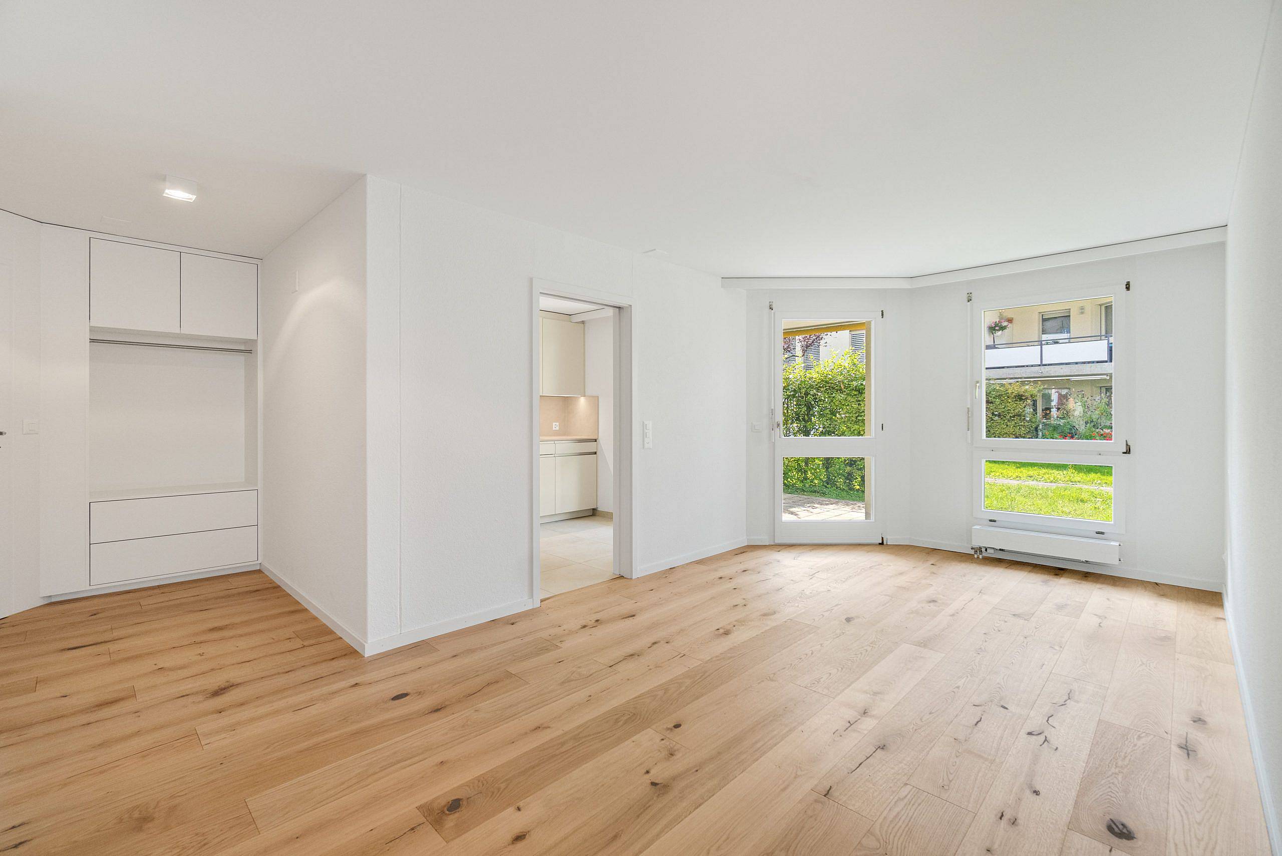 ERSTBEZUG: Exklusive Erdgeschosswohnung in Seenähe mit TOP-Aussattung