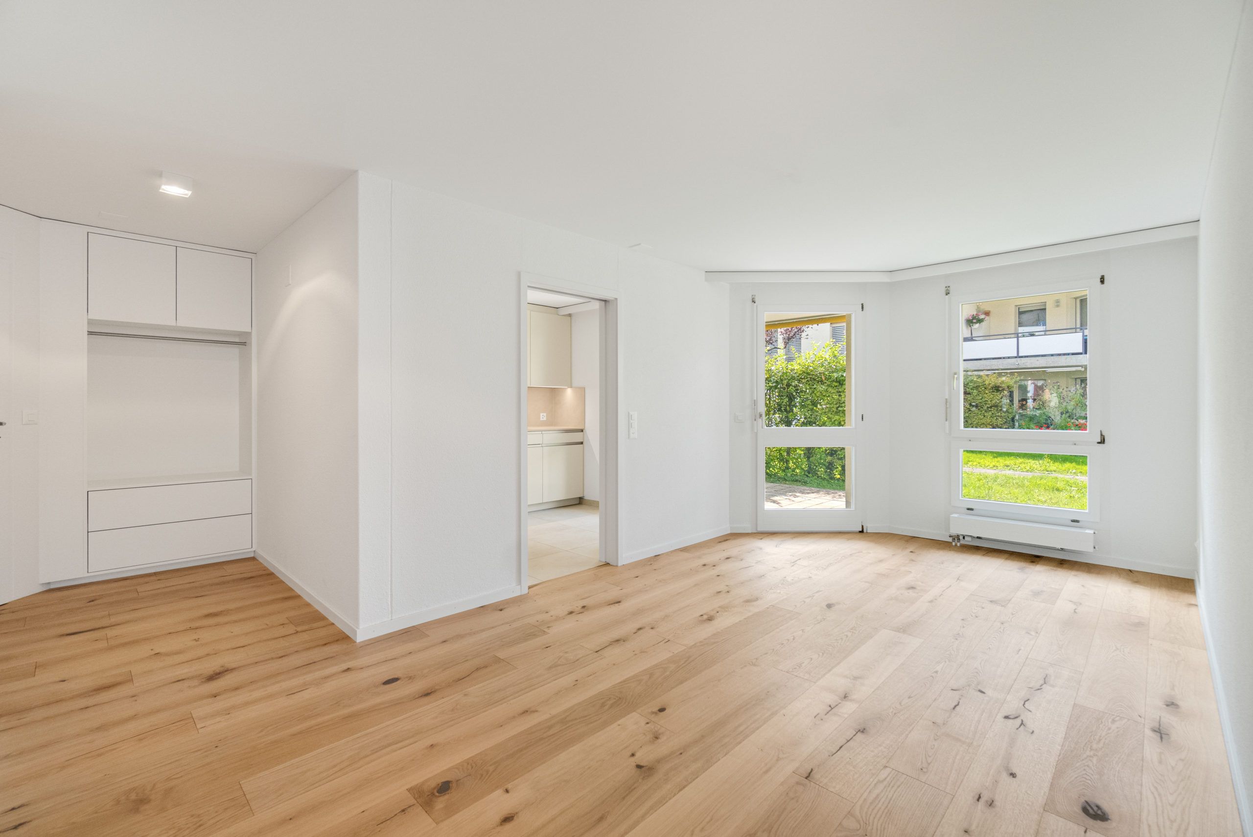ERSTBEZUG: Exklusive Erdgeschosswohnung in Seenähe mit TOP-Aussattung
