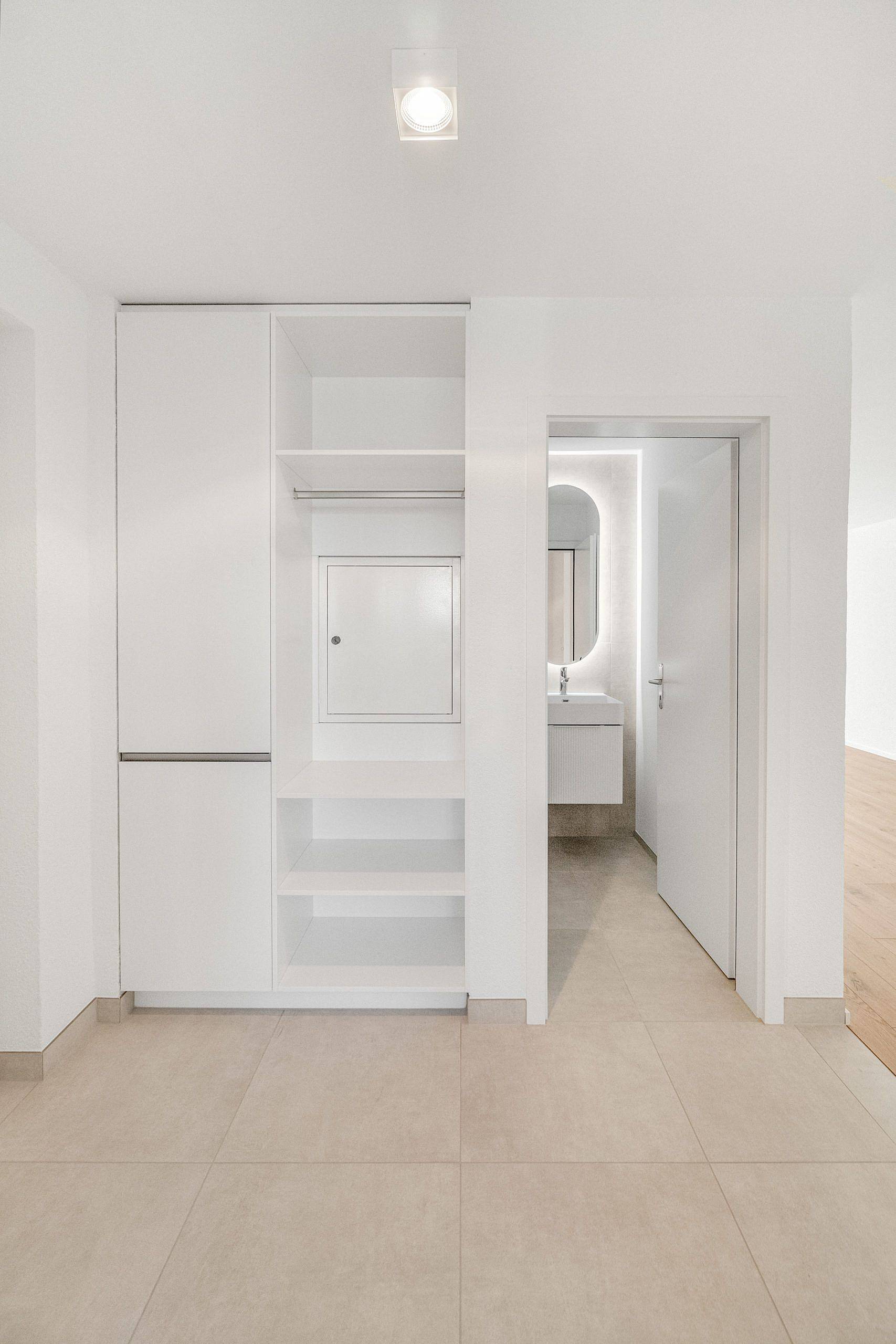 Moderne, renovierte Dachwohnung mit grossem Balkon und Weitsicht!