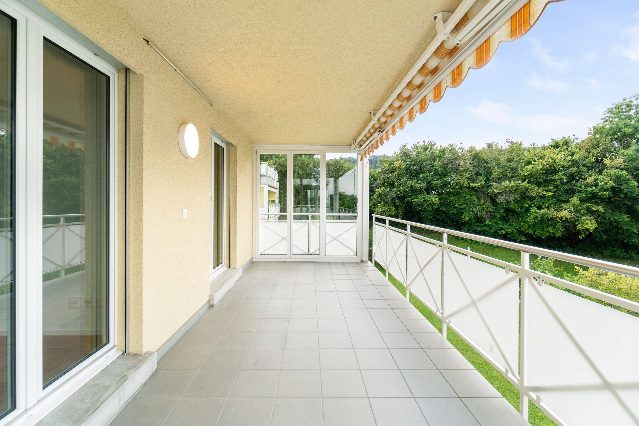 Stilvoll renovierte Eigentumswohnung mit grossem Balkon