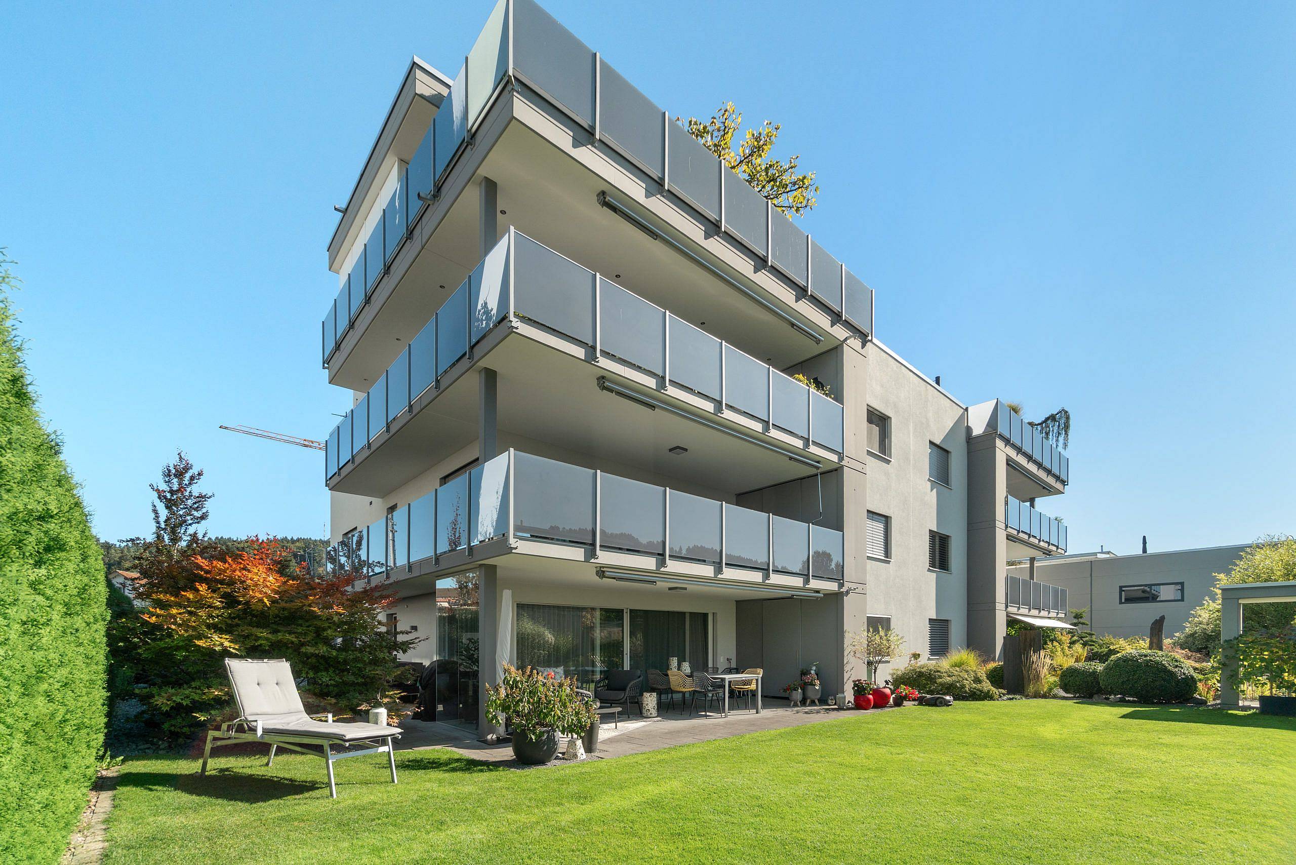 Attraktive Erdgeschosswohnung mit grossem Garten (ca. 300 m2)