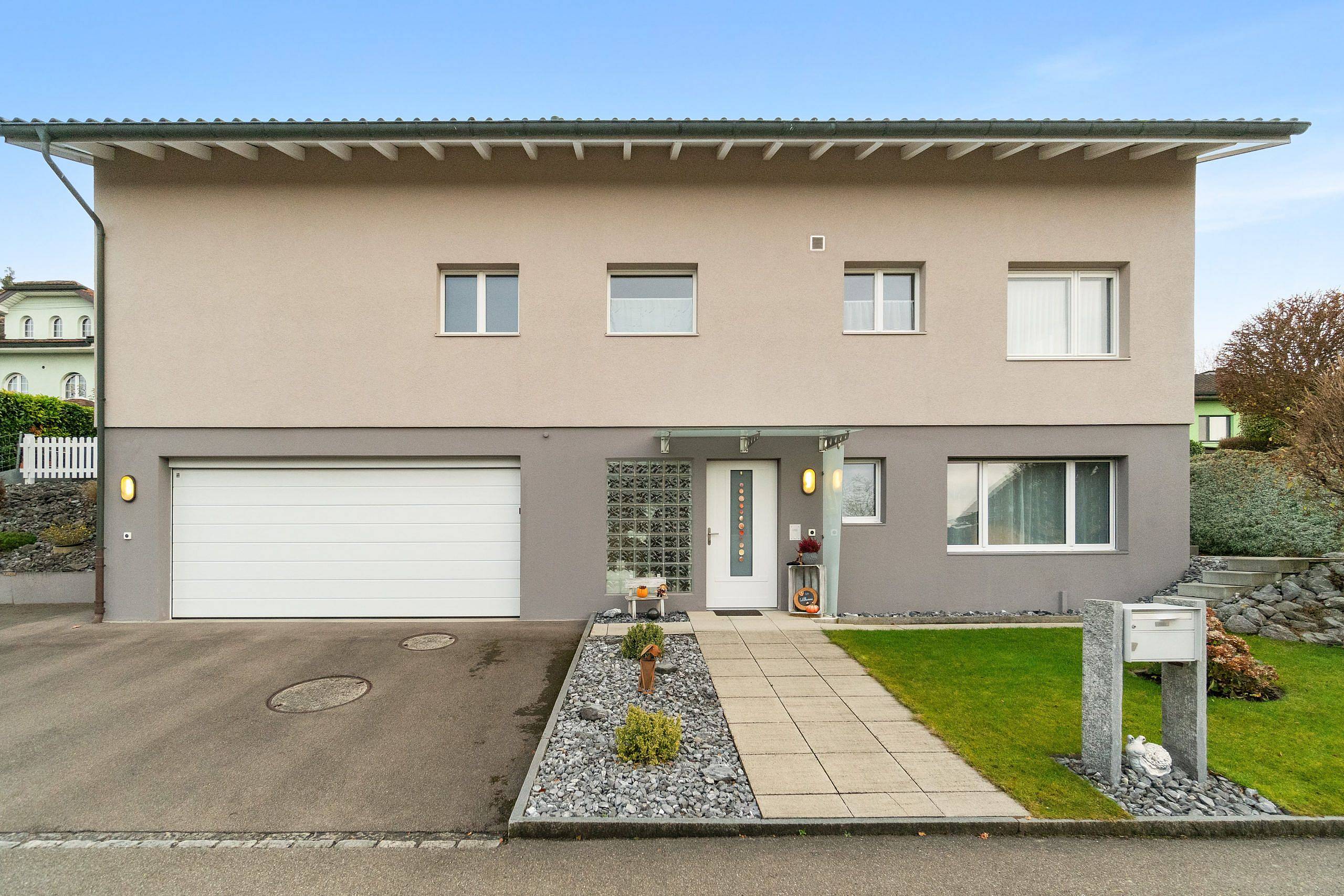Freistehendes Einfamilienhaus mit grosszügigem Umschwung