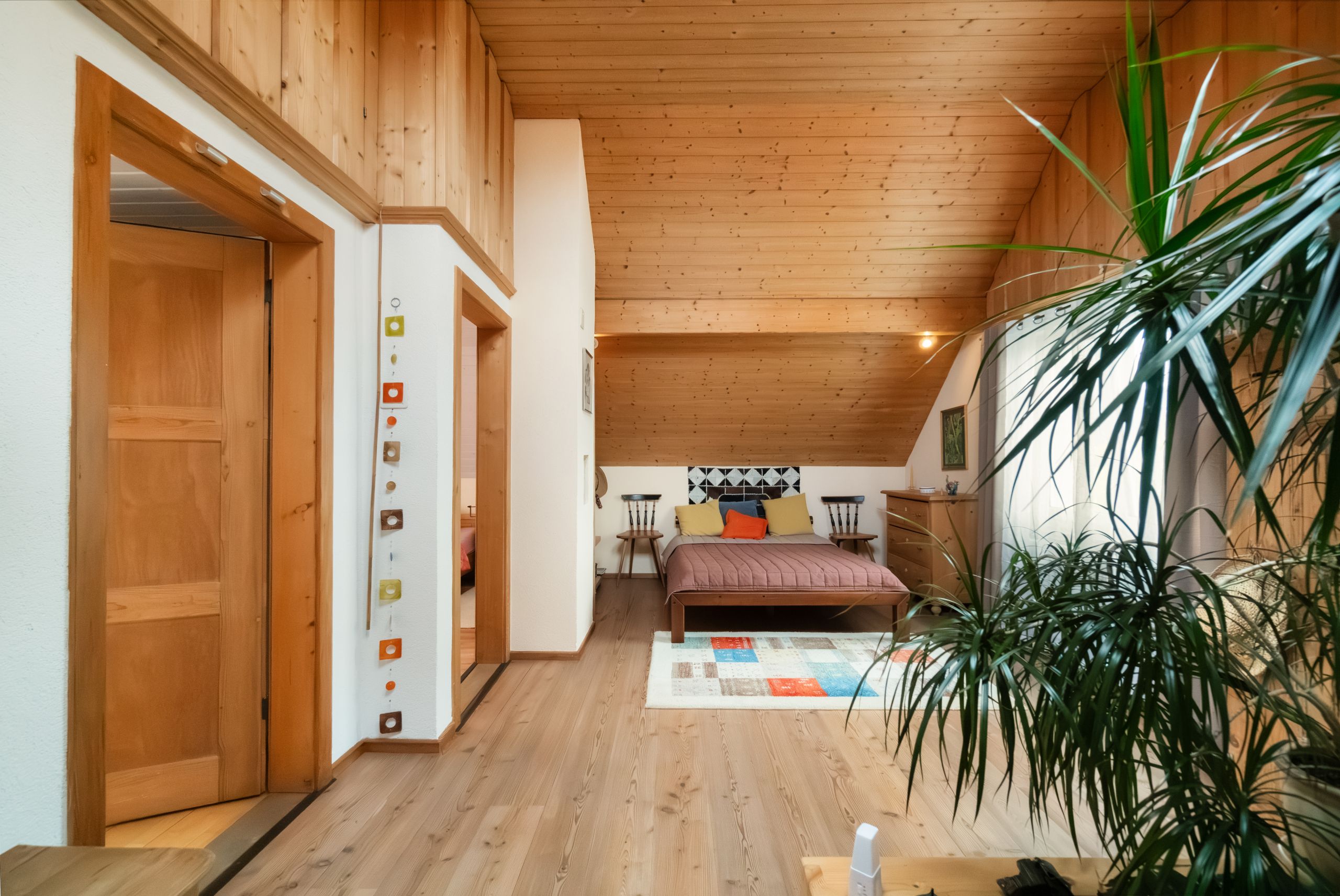 Freistehendes Einfamilienhaus mit gepflegtem Garten und Entwicklungspotenzial