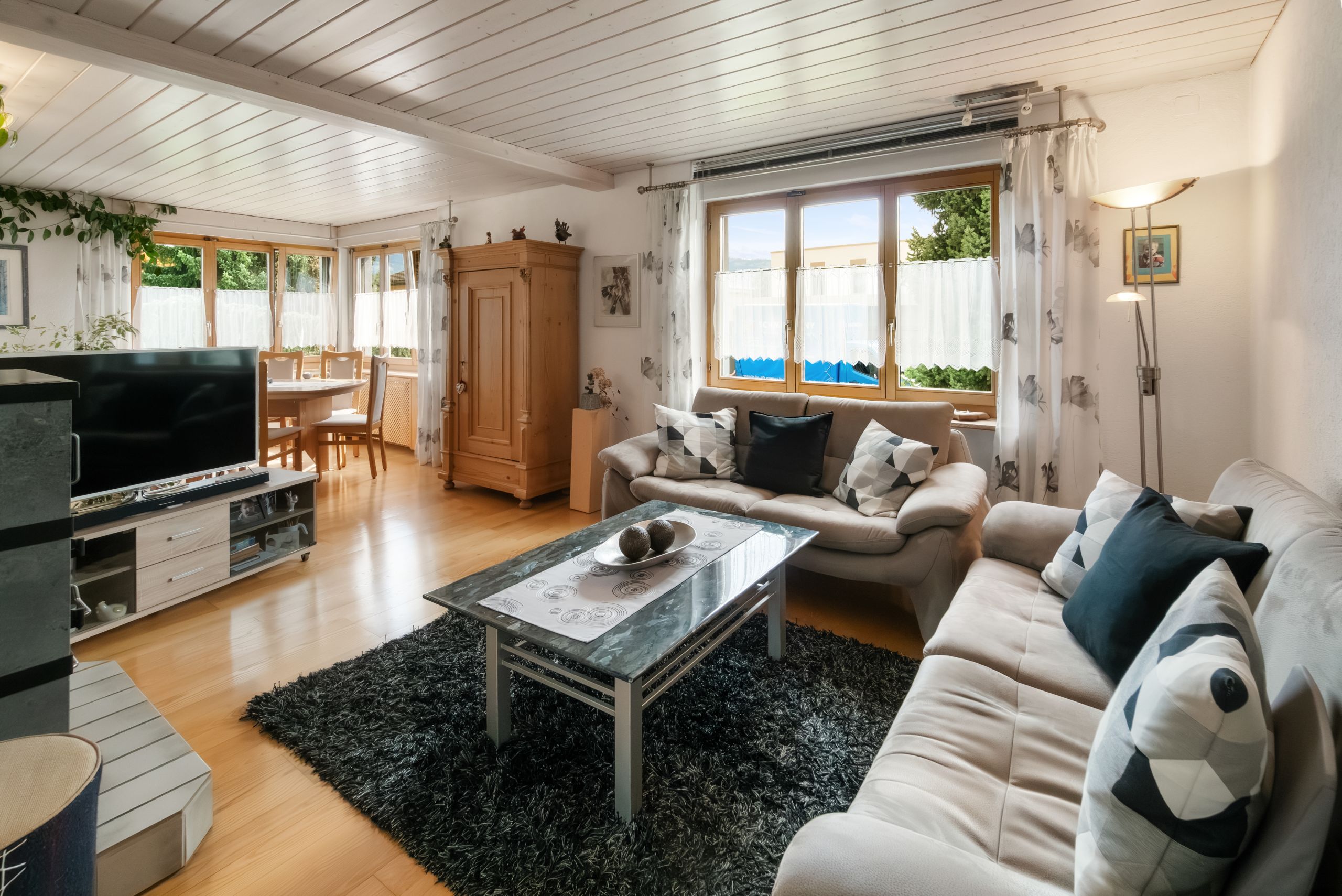 Freistehendes Einfamilienhaus mit gepflegtem Garten und Entwicklungspotenzial